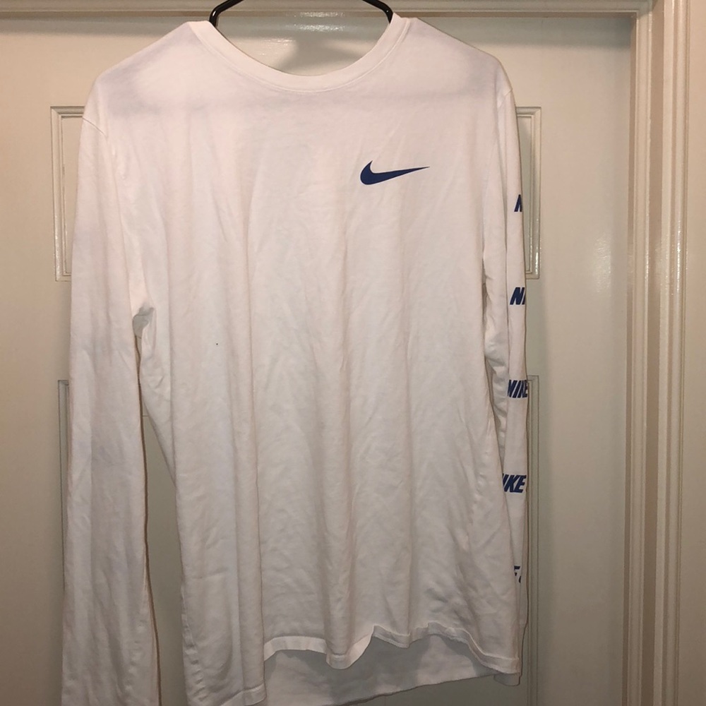 White Nike SB large long sleeve shirt